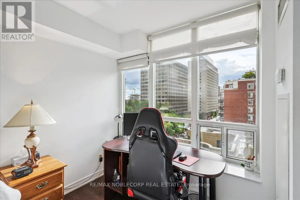 1001 - 60 ST.CLAIR AVENUE W