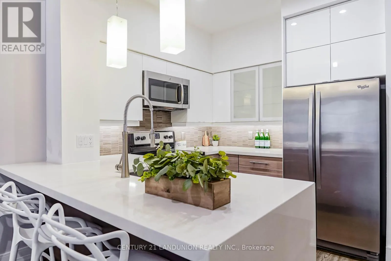 GV109 - 38 KENASTON GARDENS