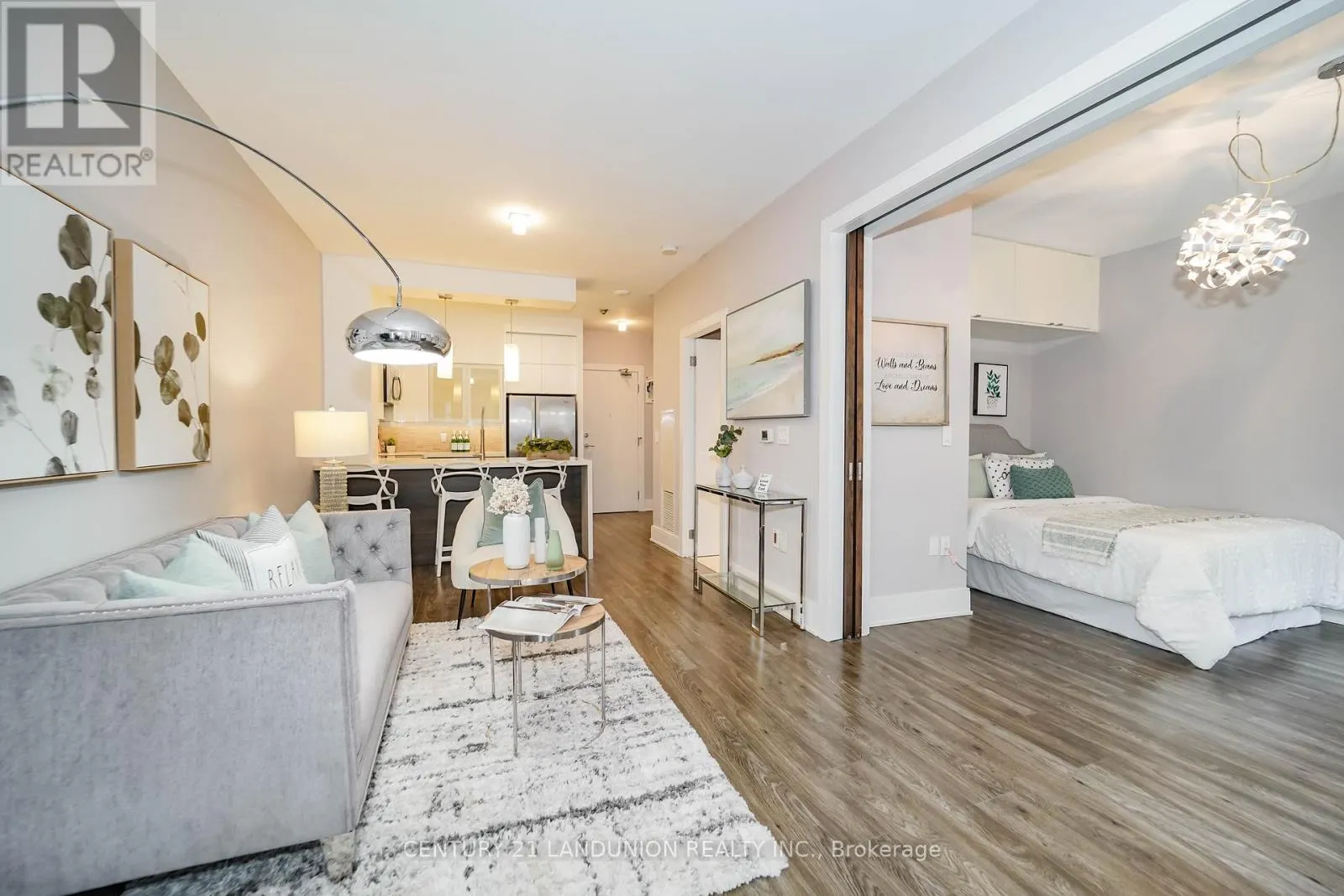 GV109 - 38 KENASTON GARDENS