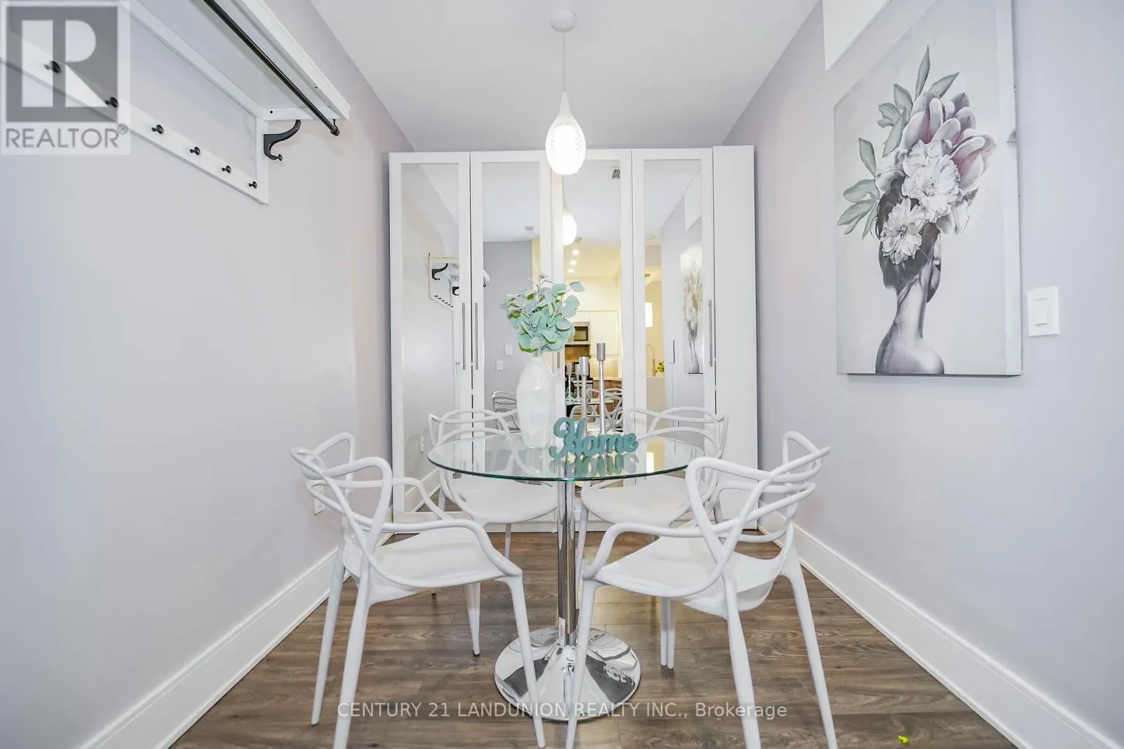 GV109 - 38 KENASTON GARDENS