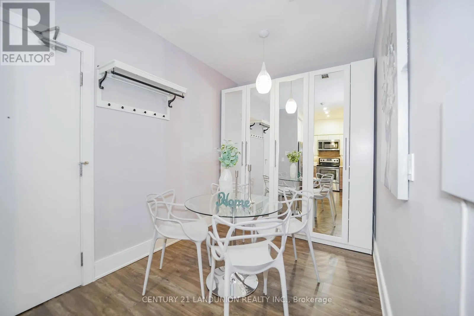 GV109 - 38 KENASTON GARDENS