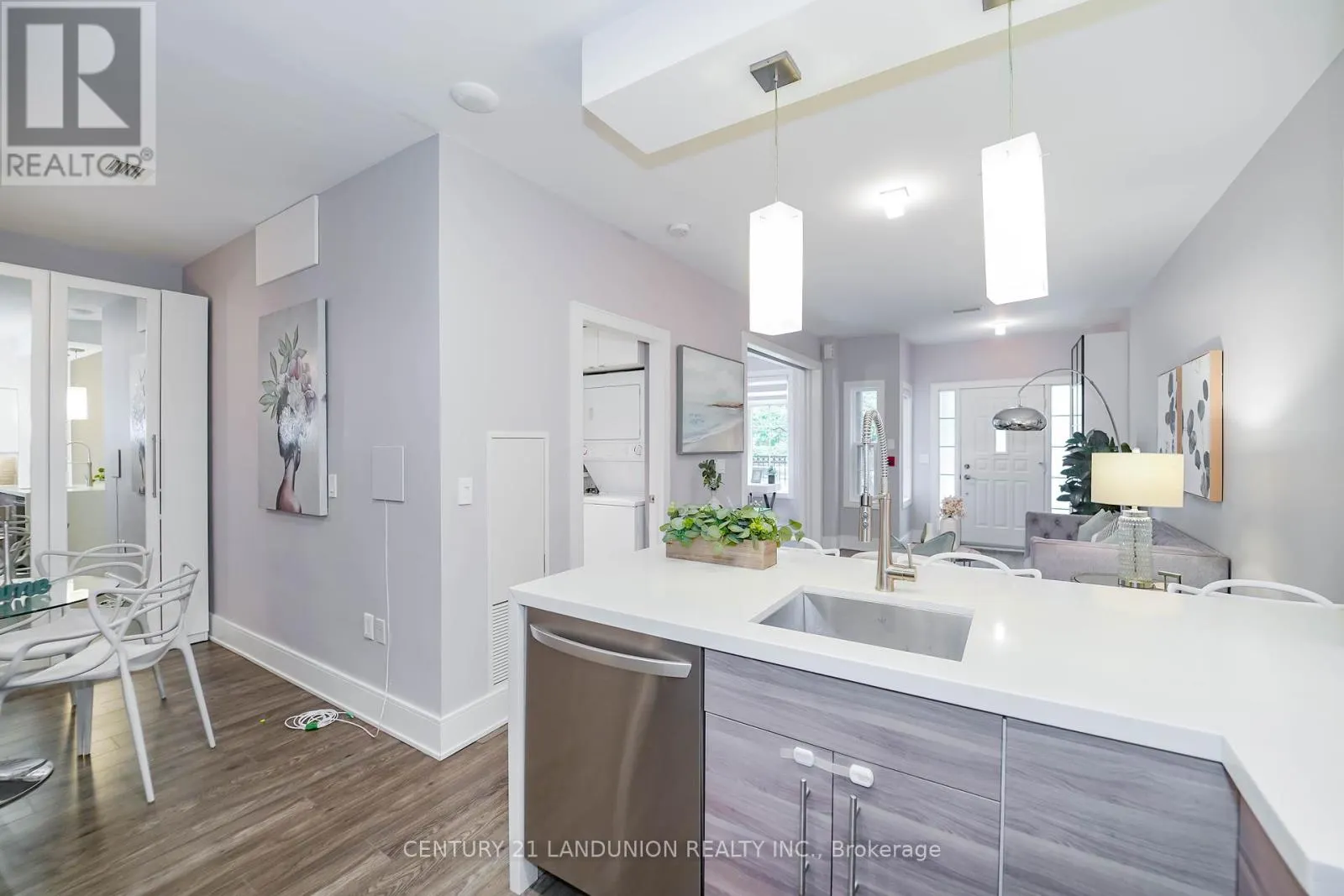 GV109 - 38 KENASTON GARDENS