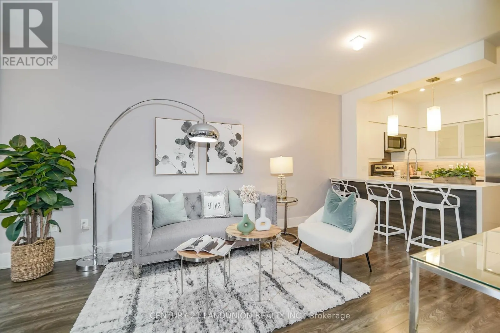 GV109 - 38 KENASTON GARDENS