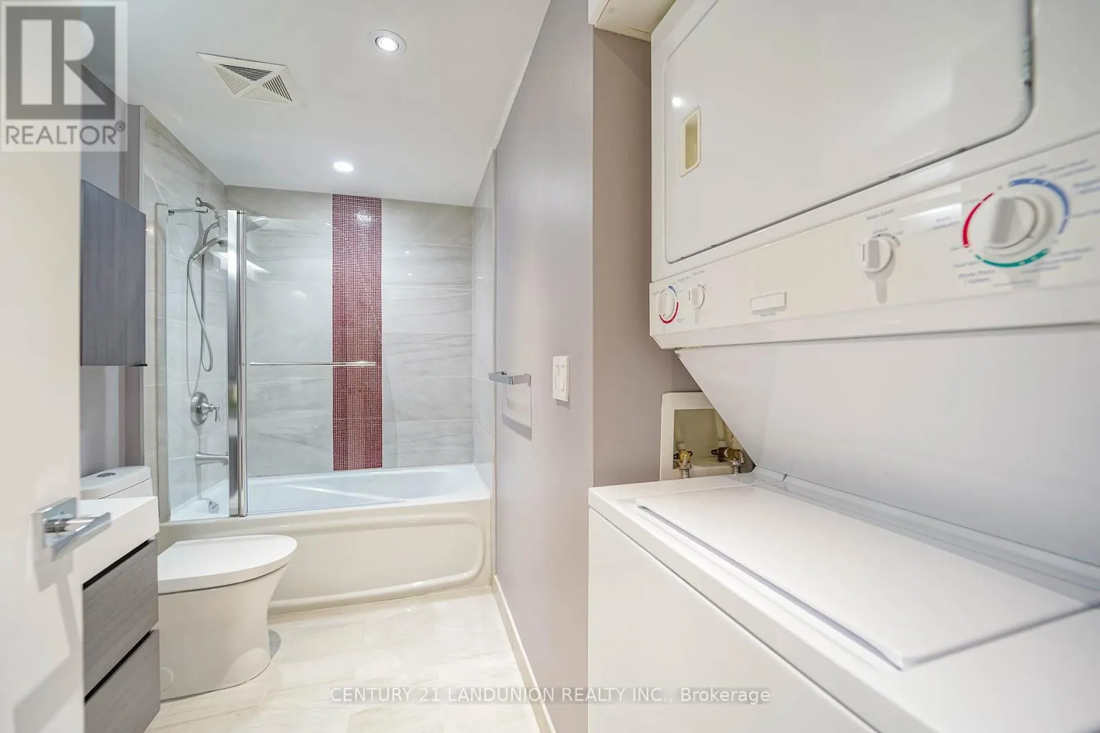 GV109 - 38 KENASTON GARDENS