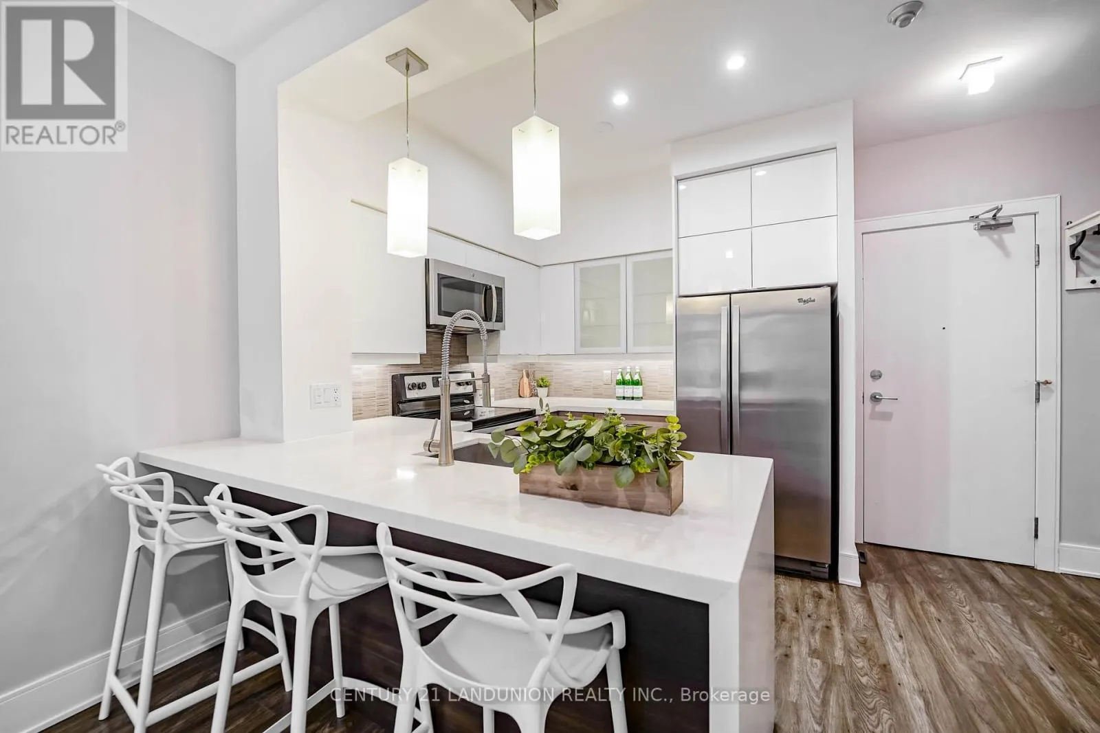 GV109 - 38 KENASTON GARDENS