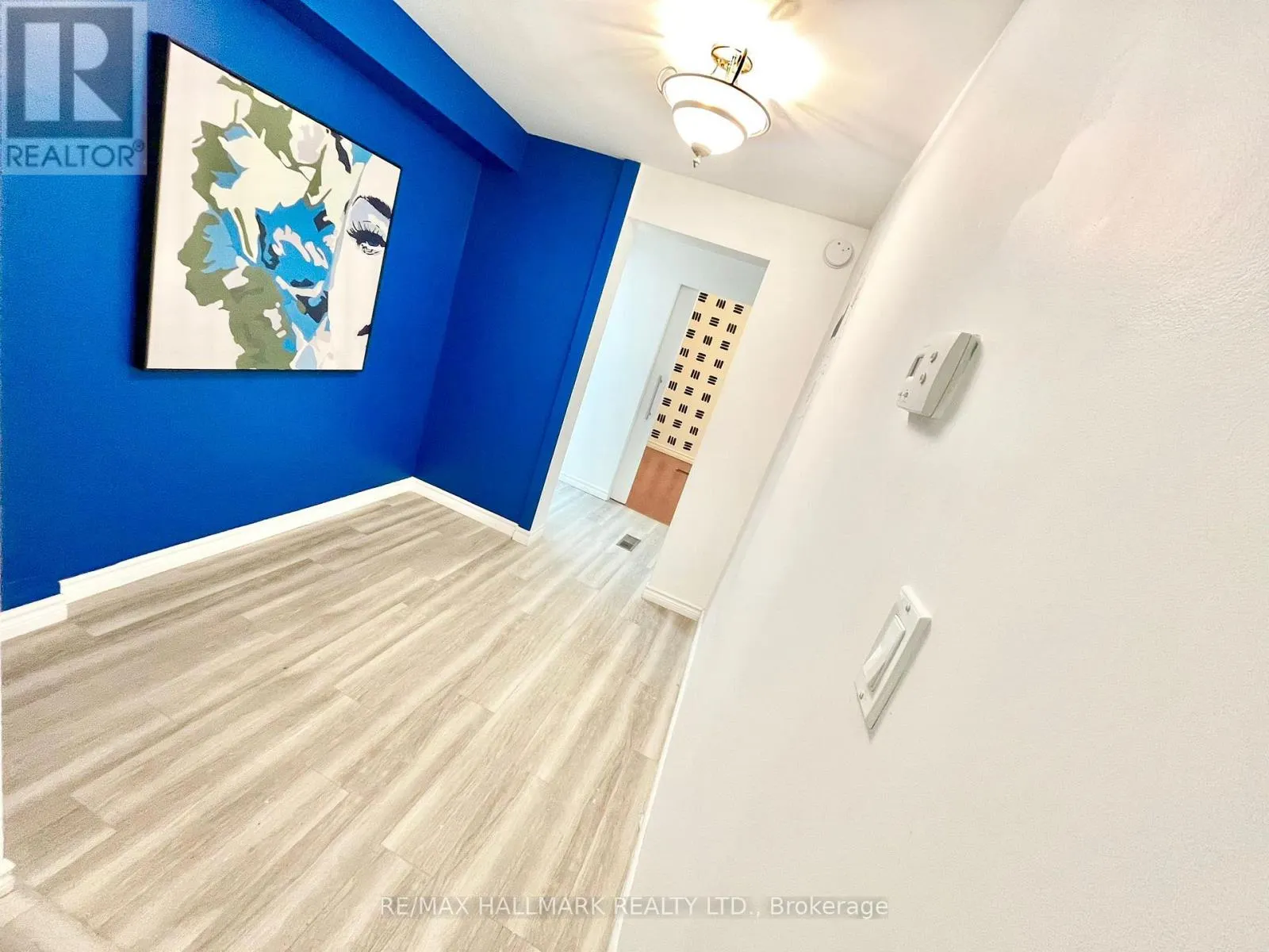 MAIN - 866 BATHURST STREET