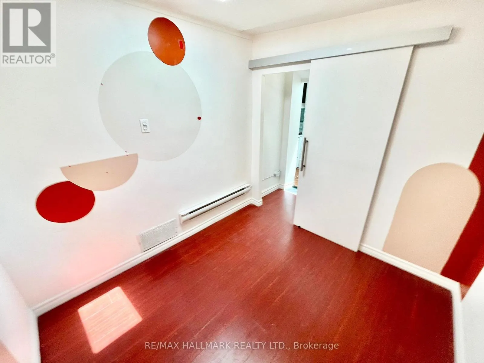 MAIN - 866 BATHURST STREET