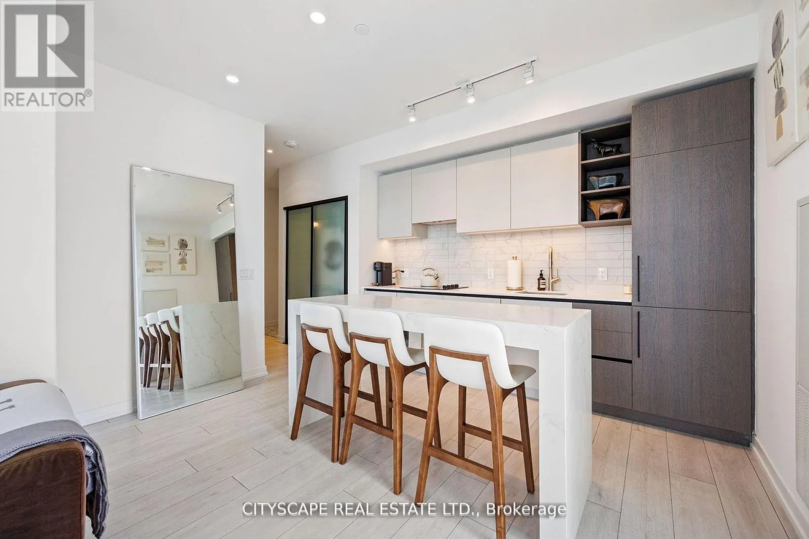 1802 - 55 MERCER STREET