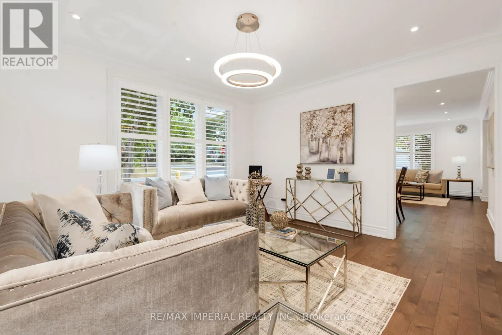 263 UPPER HIGHLAND CRESCENT