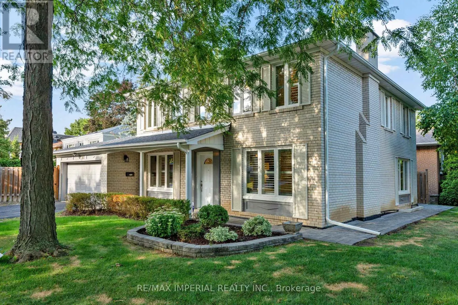 263 UPPER HIGHLAND CRESCENT