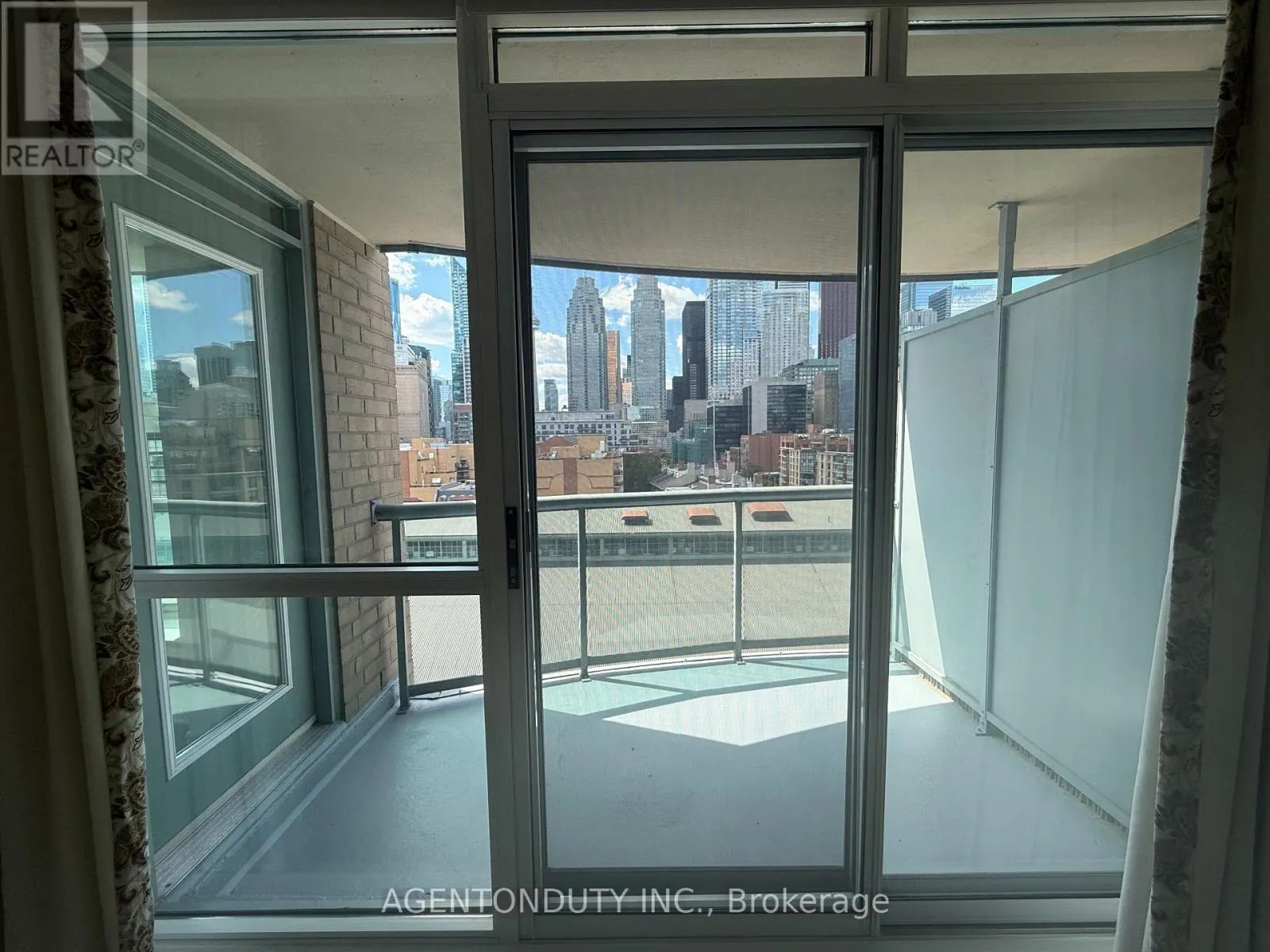 1135 - 109 FRONT STREET E