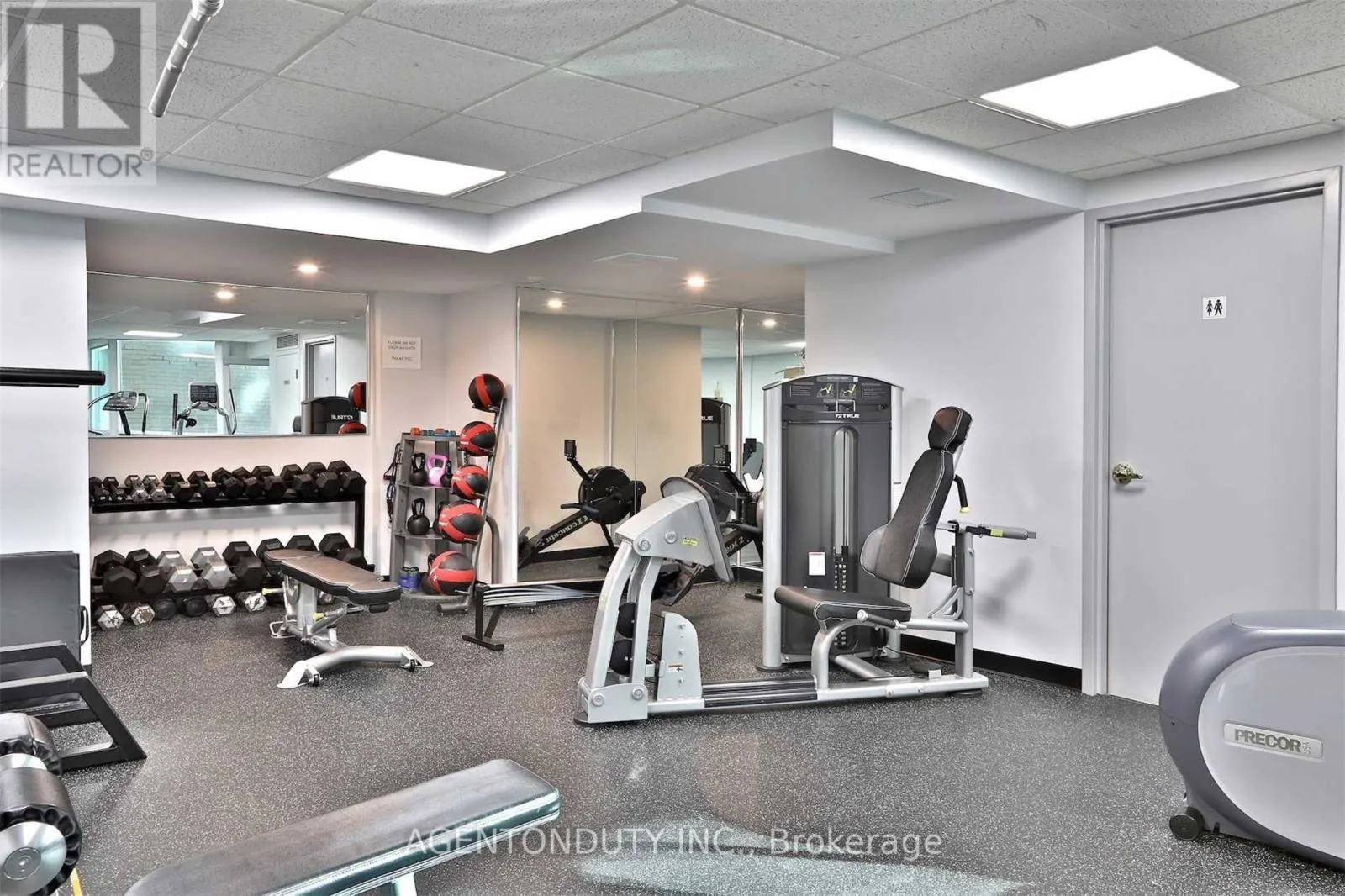 1135 - 109 FRONT STREET E