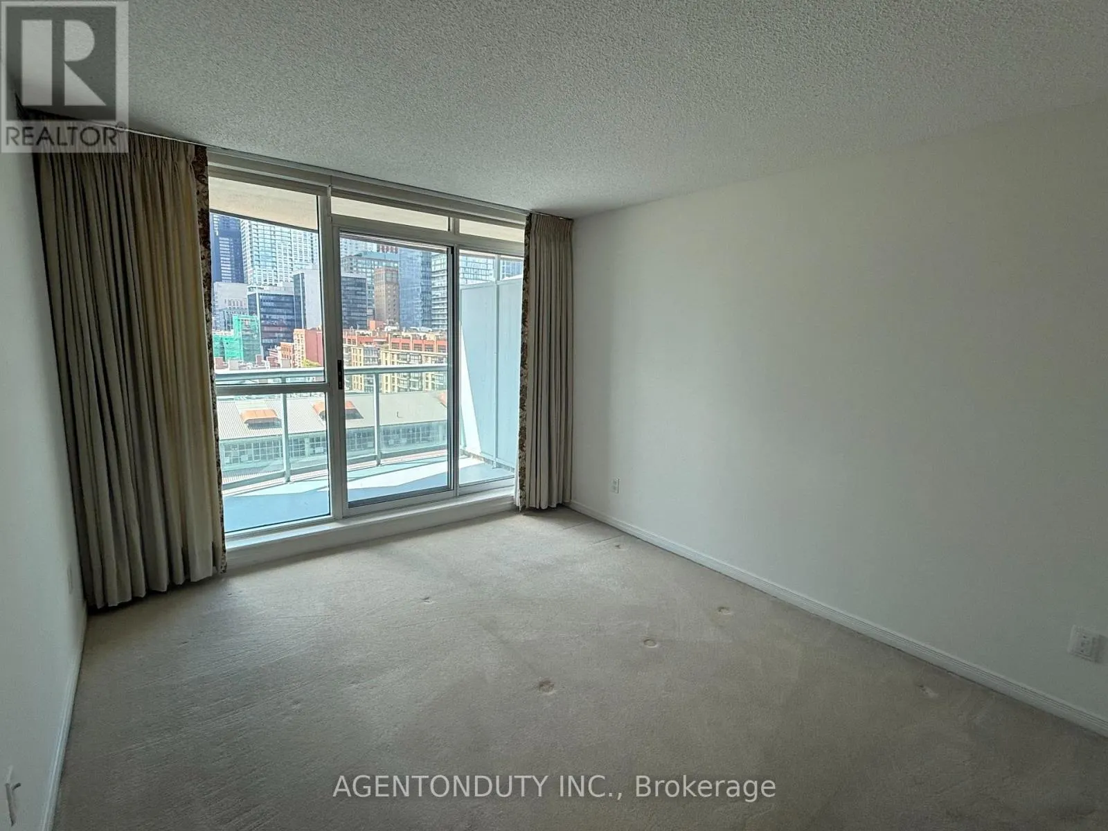 1135 - 109 FRONT STREET E