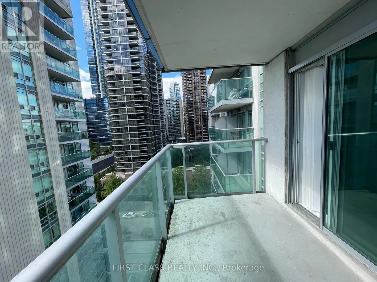 1201 - 35 BALES AVENUE