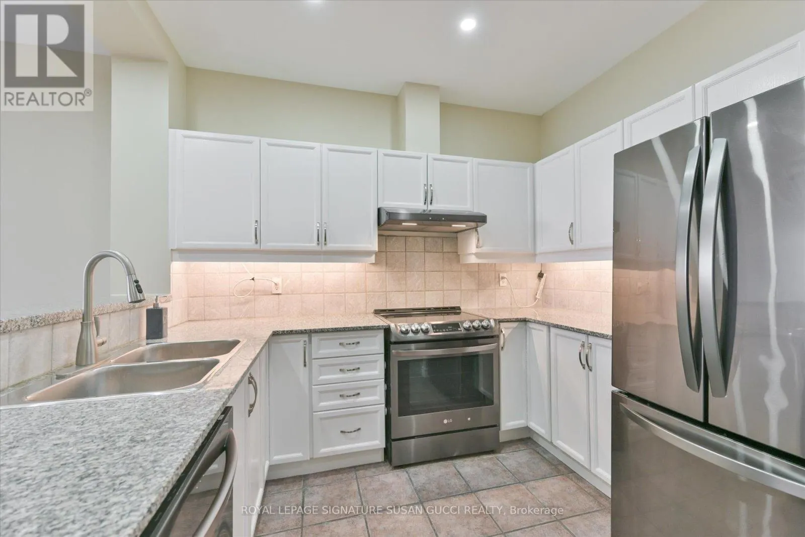 616 - 1 LEASIDE PARK DRIVE