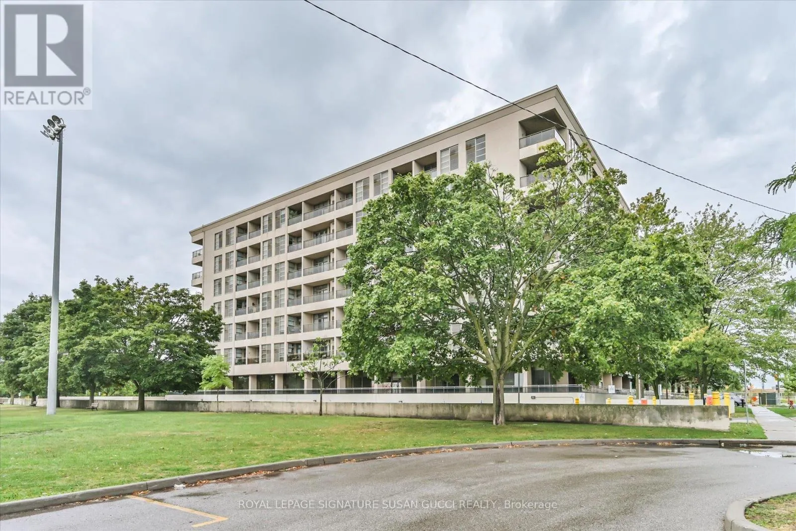 616 - 1 LEASIDE PARK DRIVE