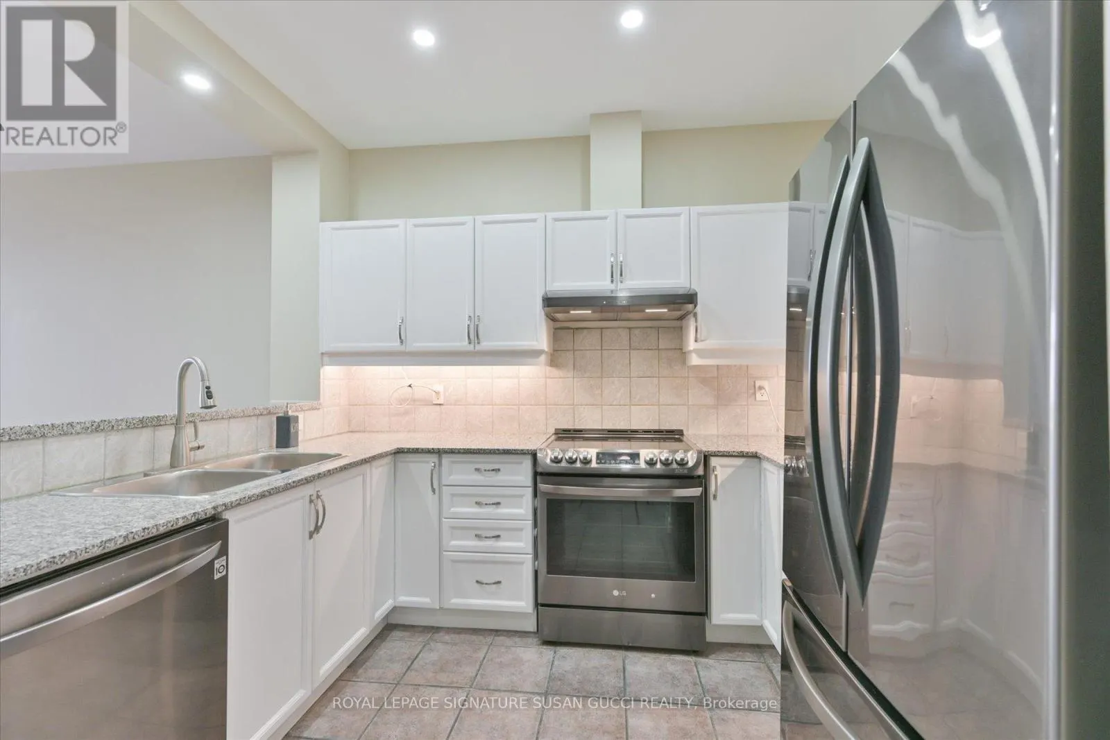 616 - 1 LEASIDE PARK DRIVE