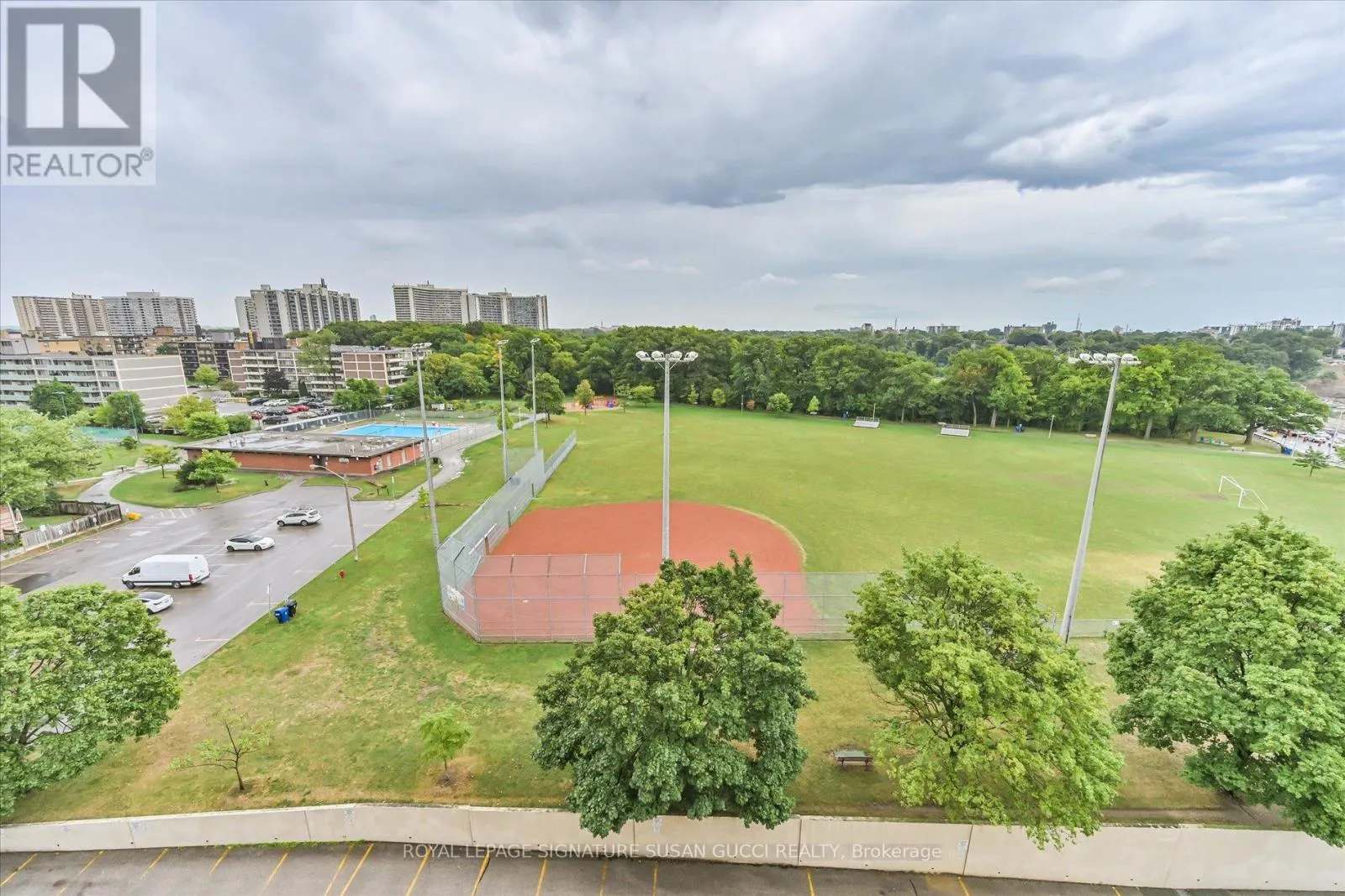 616 - 1 LEASIDE PARK DRIVE