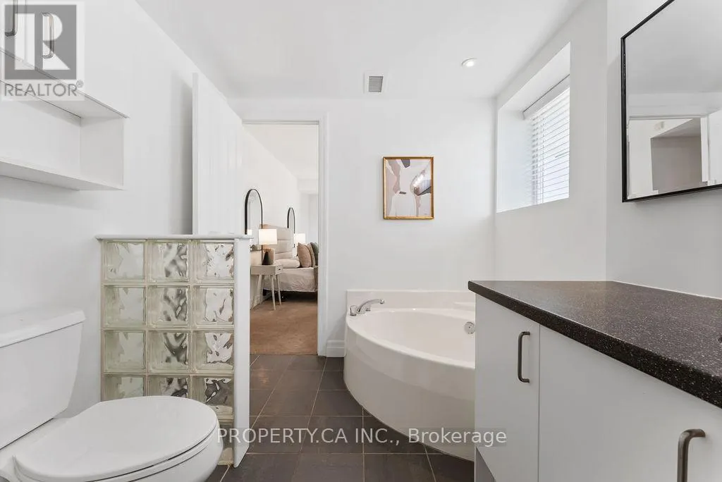 101 - 1801 BAYVIEW AVENUE
