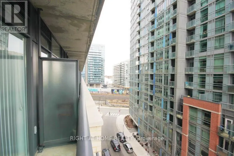 831W - 36 LISGAR STREET