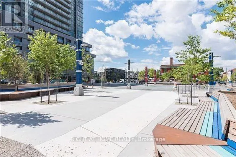 831W - 36 LISGAR STREET