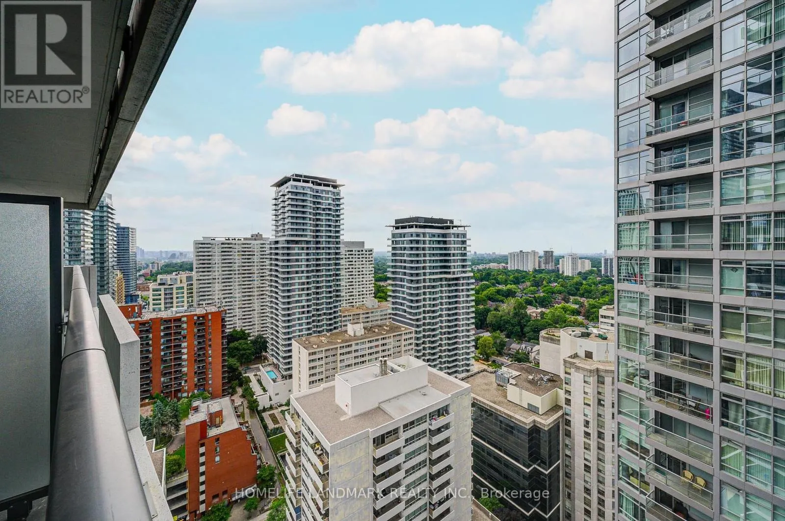 2304 - 2221 YONGE STREET