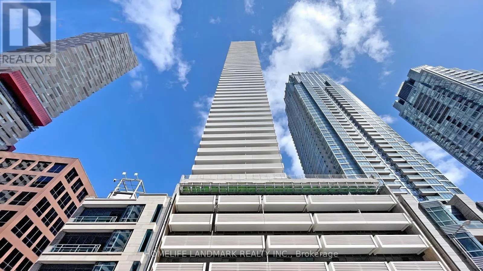 2304 - 2221 YONGE STREET