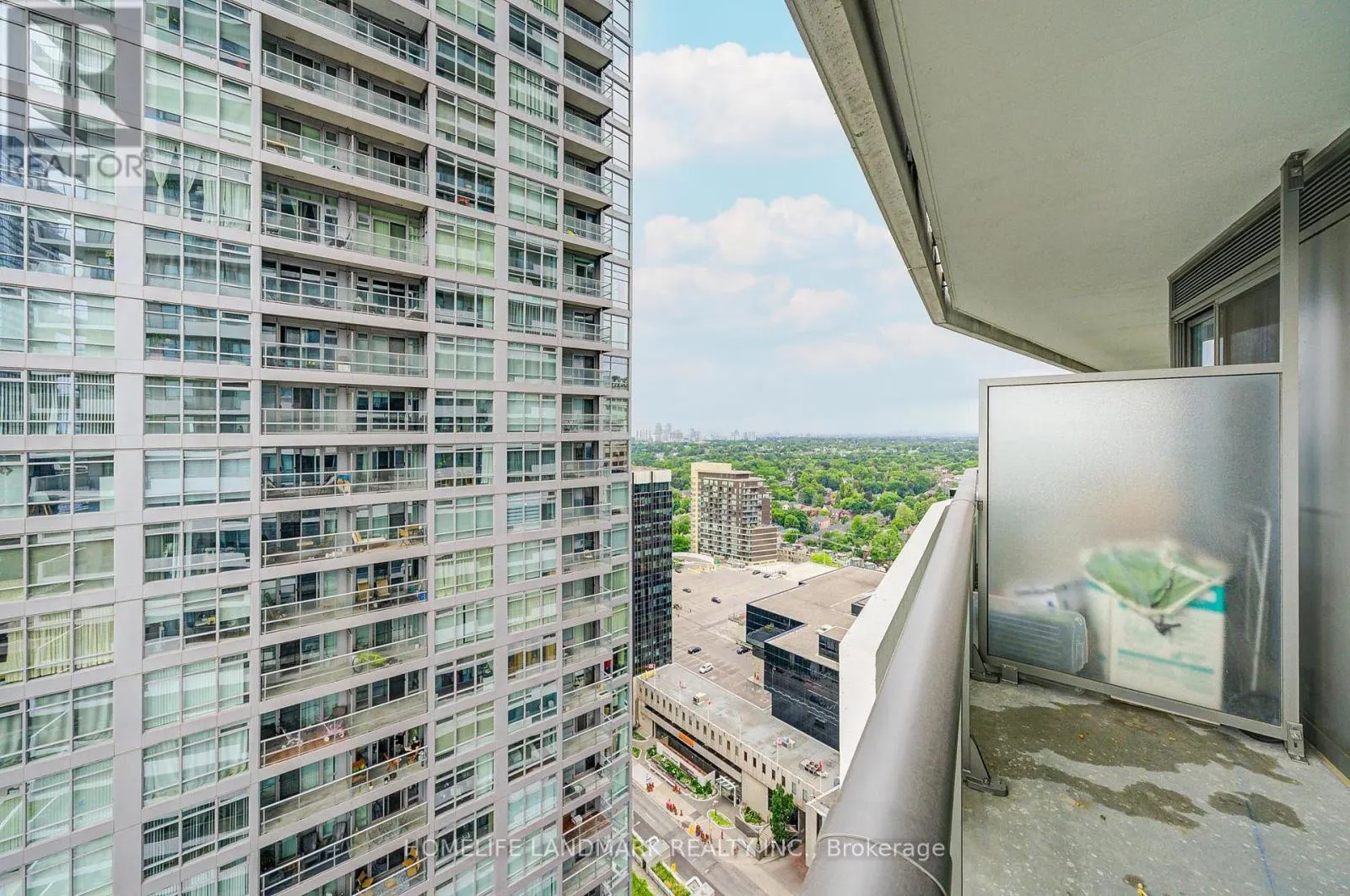 2304 - 2221 YONGE STREET