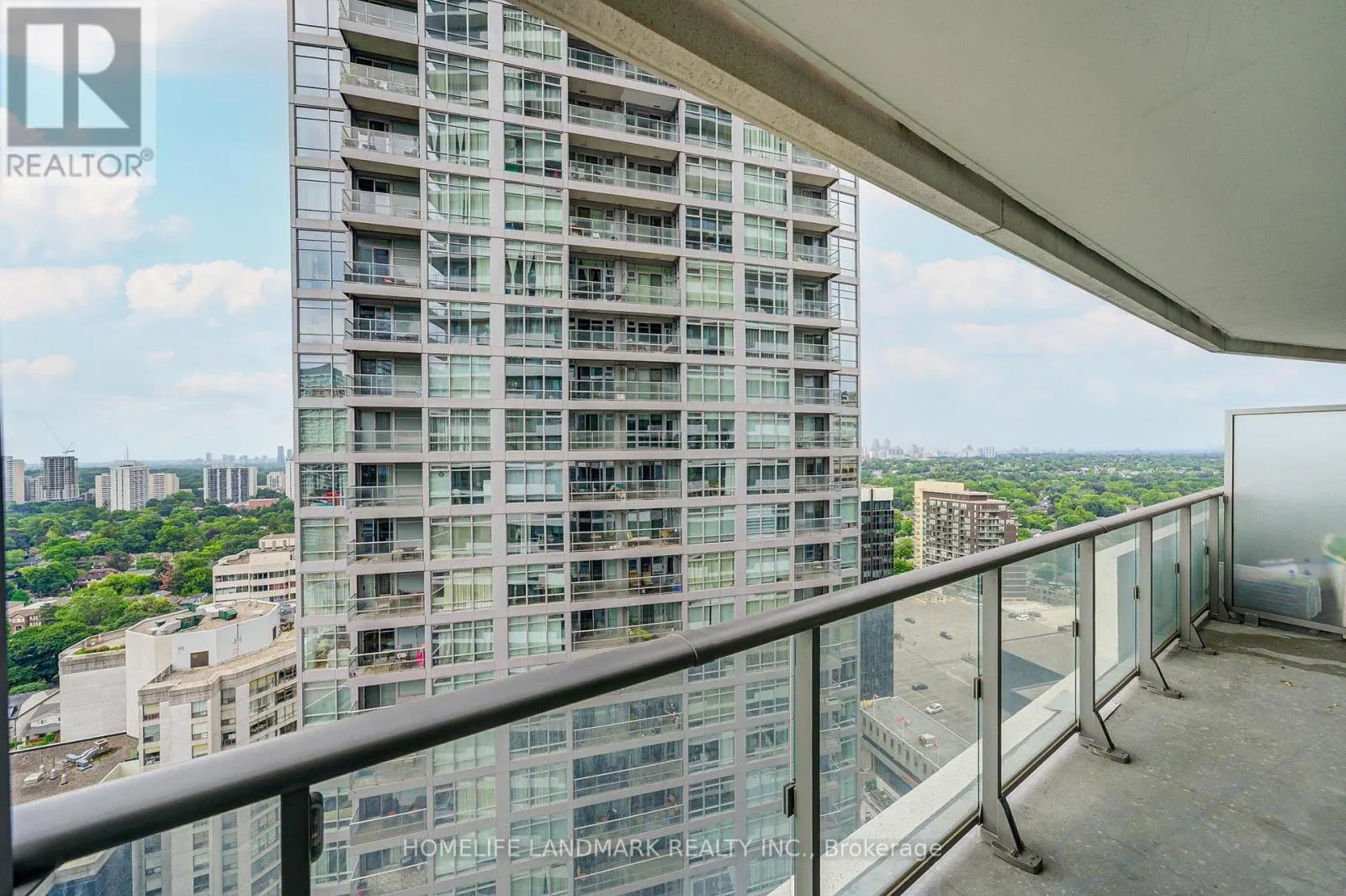 2304 - 2221 YONGE STREET