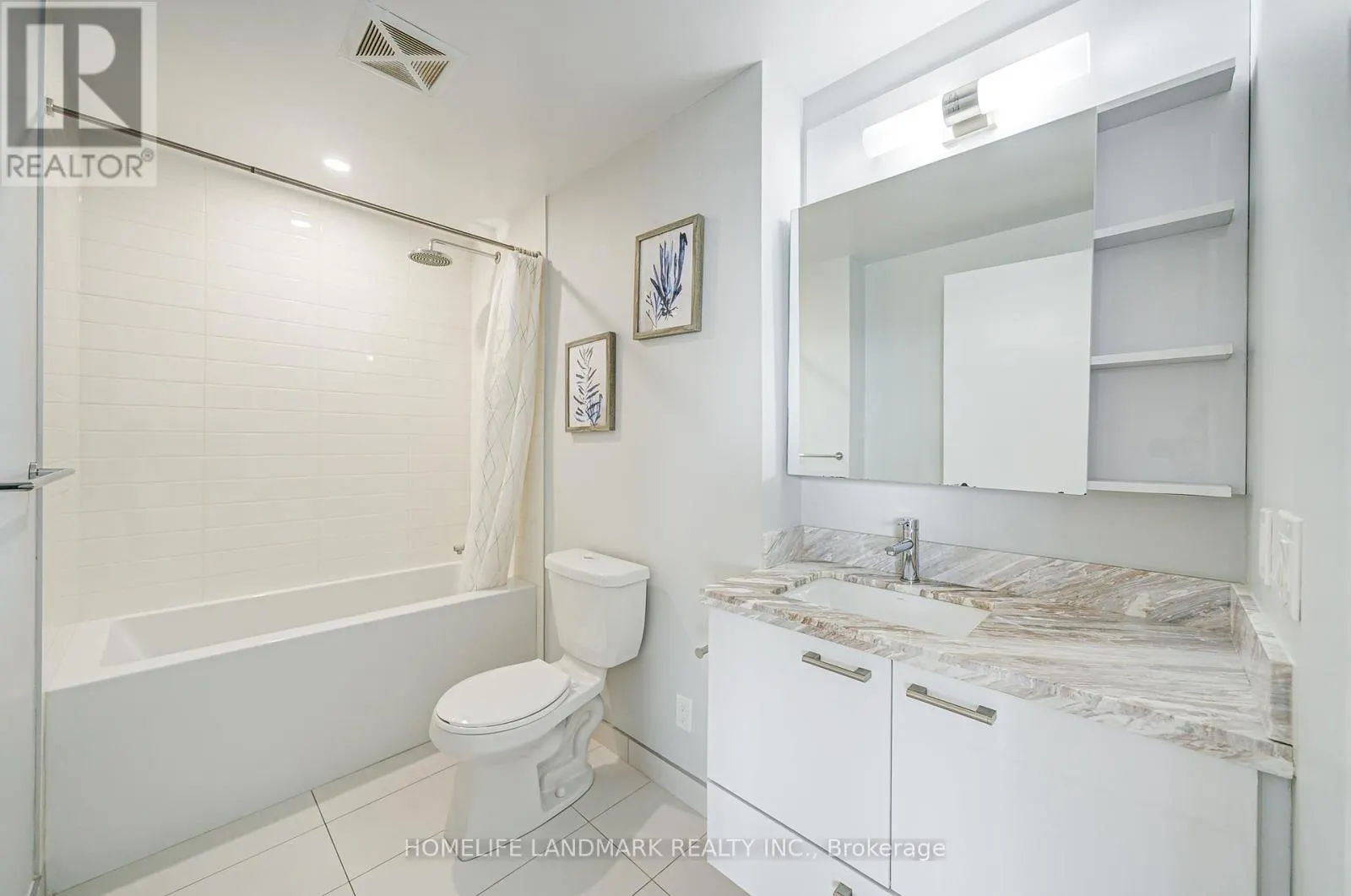2304 - 2221 YONGE STREET