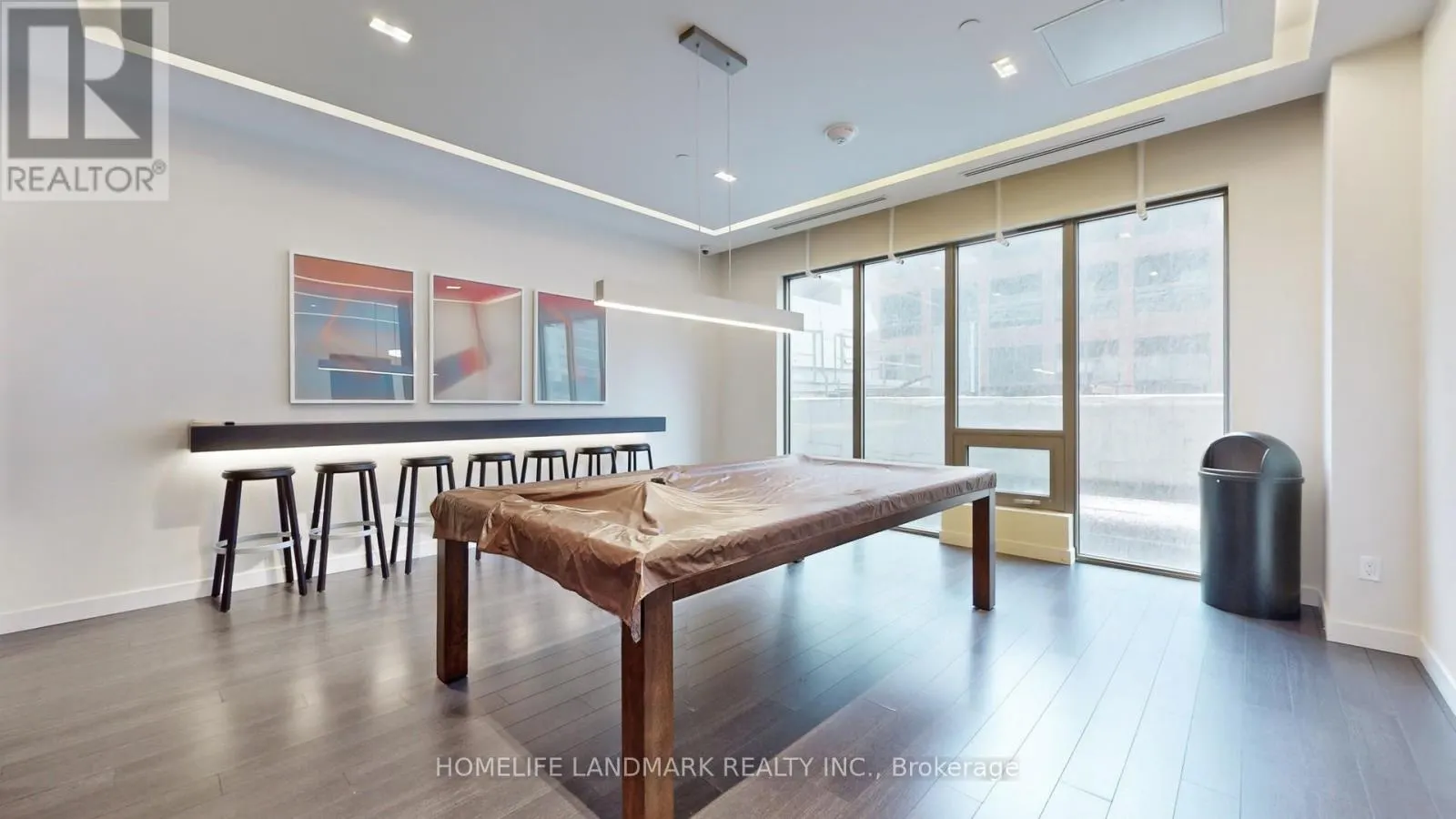 2304 - 2221 YONGE STREET