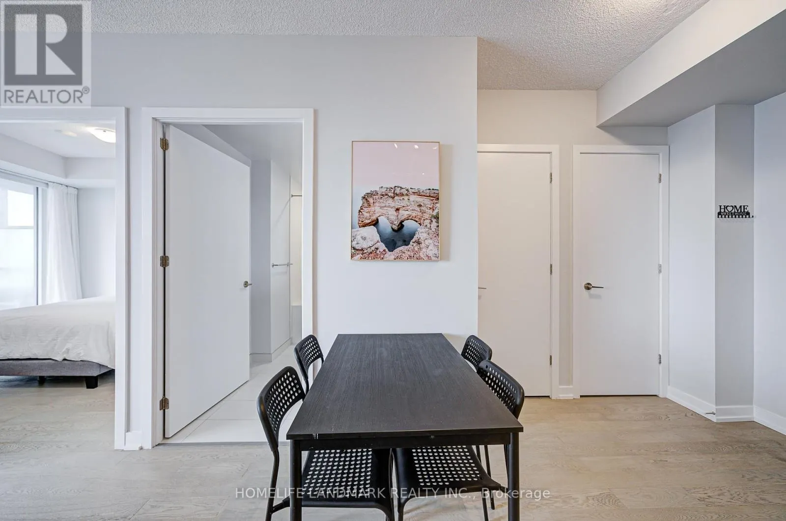 2304 - 2221 YONGE STREET