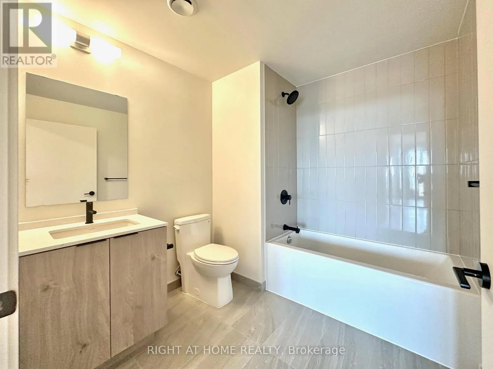 1407 - 181 STERLING ROAD