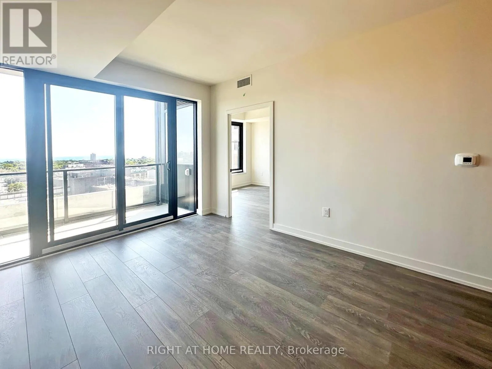 1407 - 181 STERLING ROAD