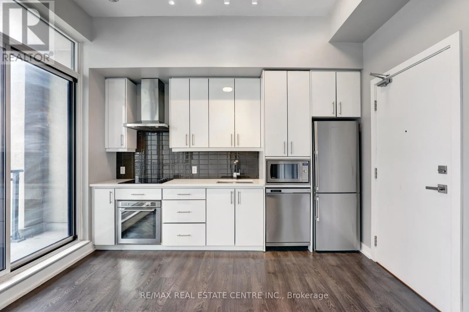 513 - 75 THE DONWAY W