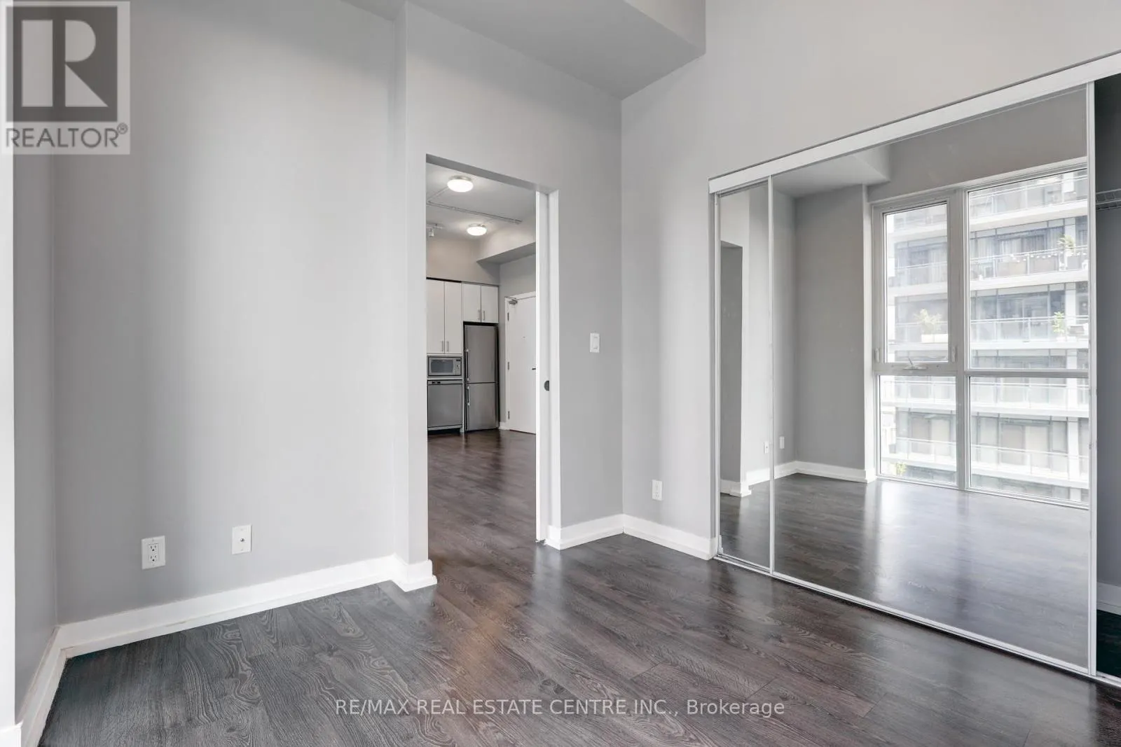 513 - 75 THE DONWAY W