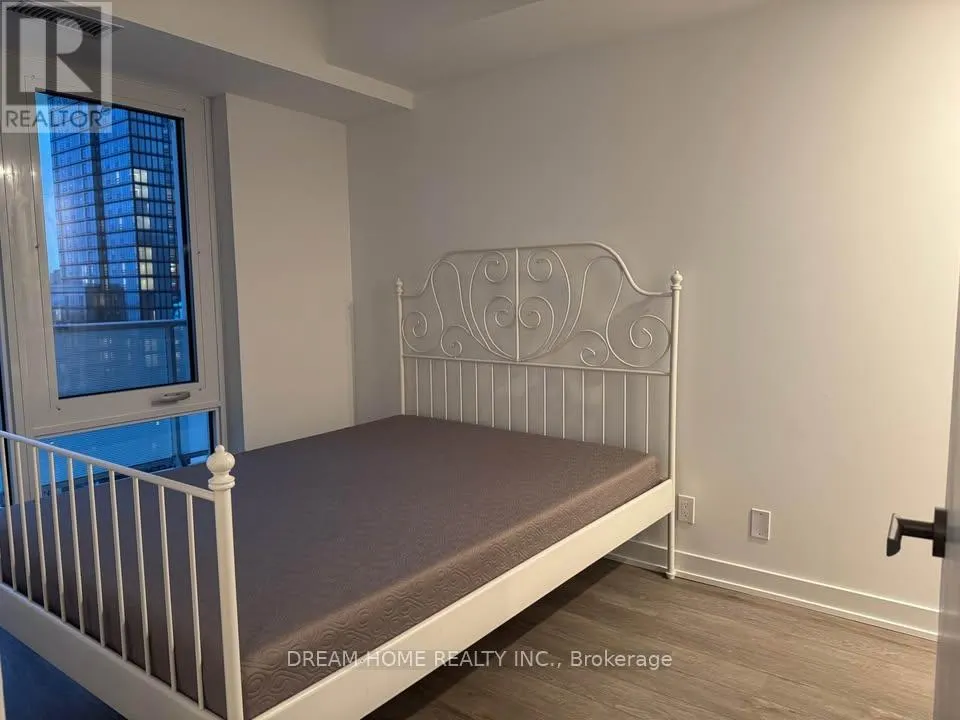 88 QUEEN STREET E