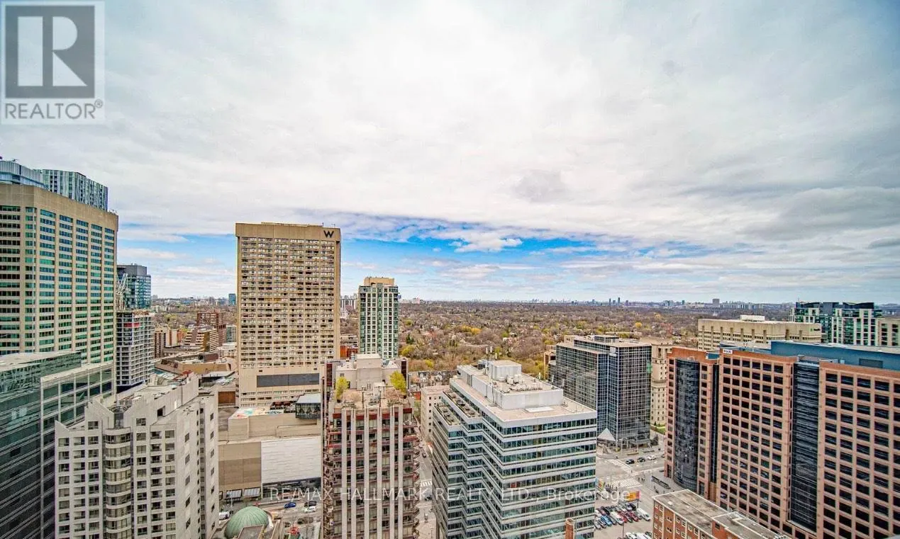 5301 - 42 CHARLES STREET E