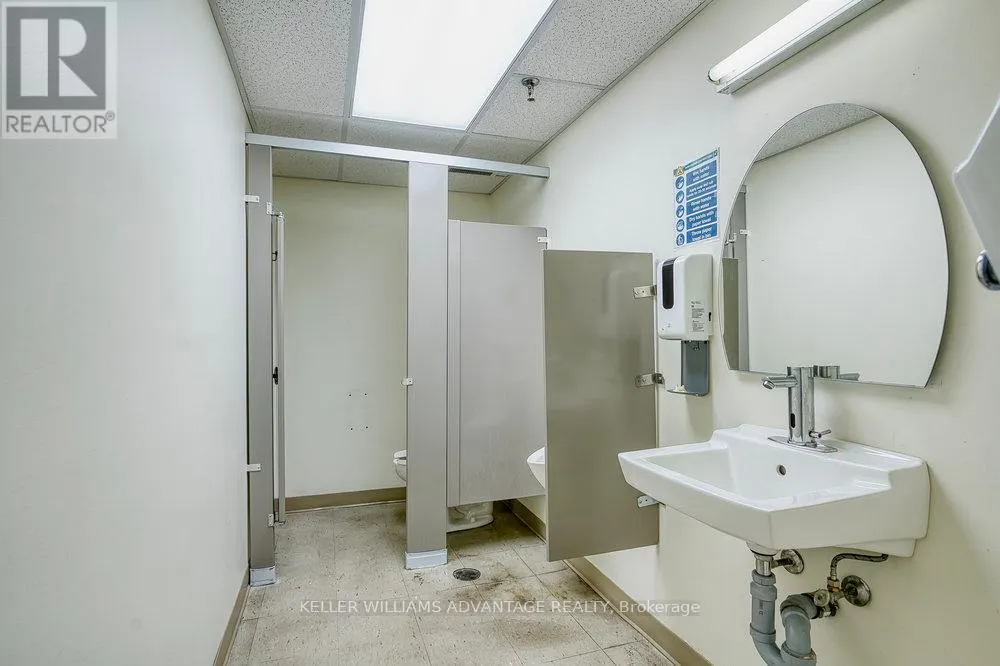 BASEMENT - 302 SPADINA AVENUE