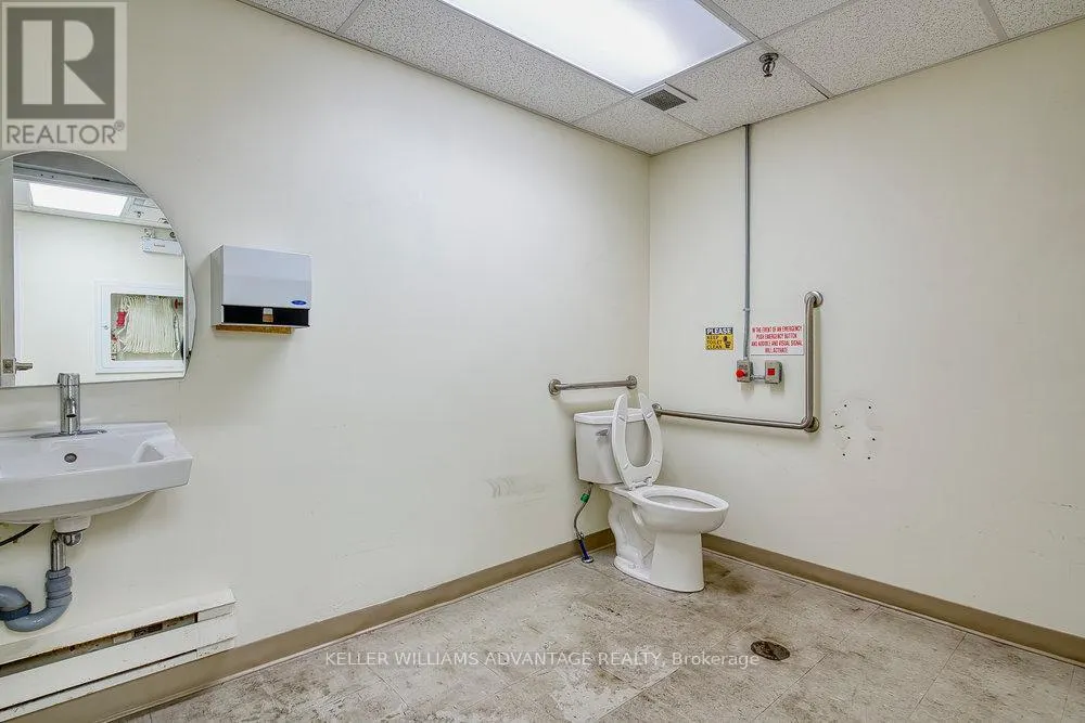 BASEMENT - 302 SPADINA AVENUE