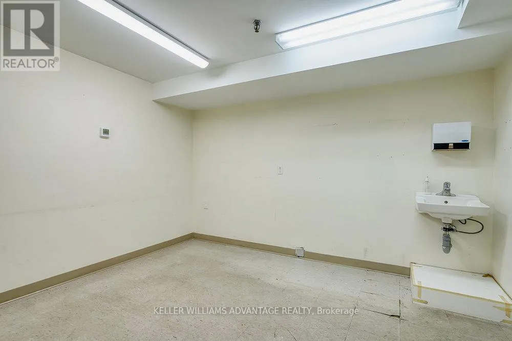 BASEMENT - 302 SPADINA AVENUE
