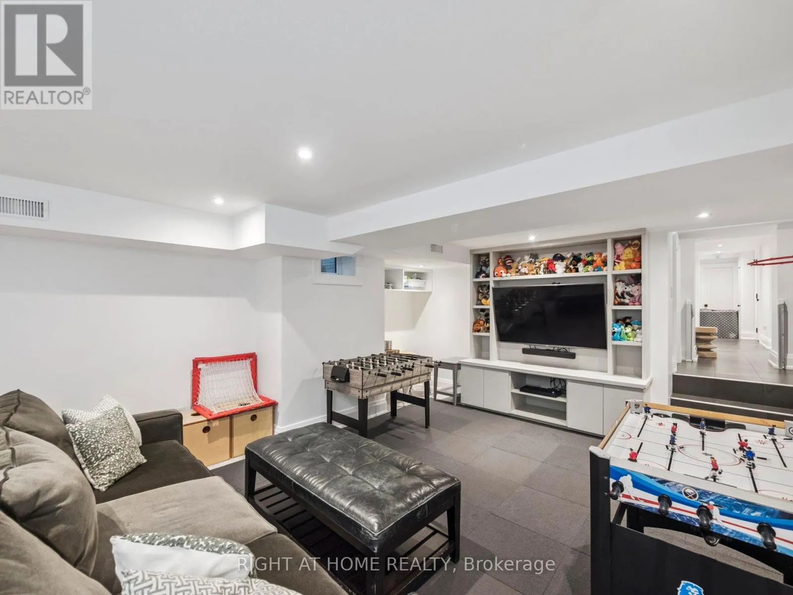 12 MILLBANK AVENUE