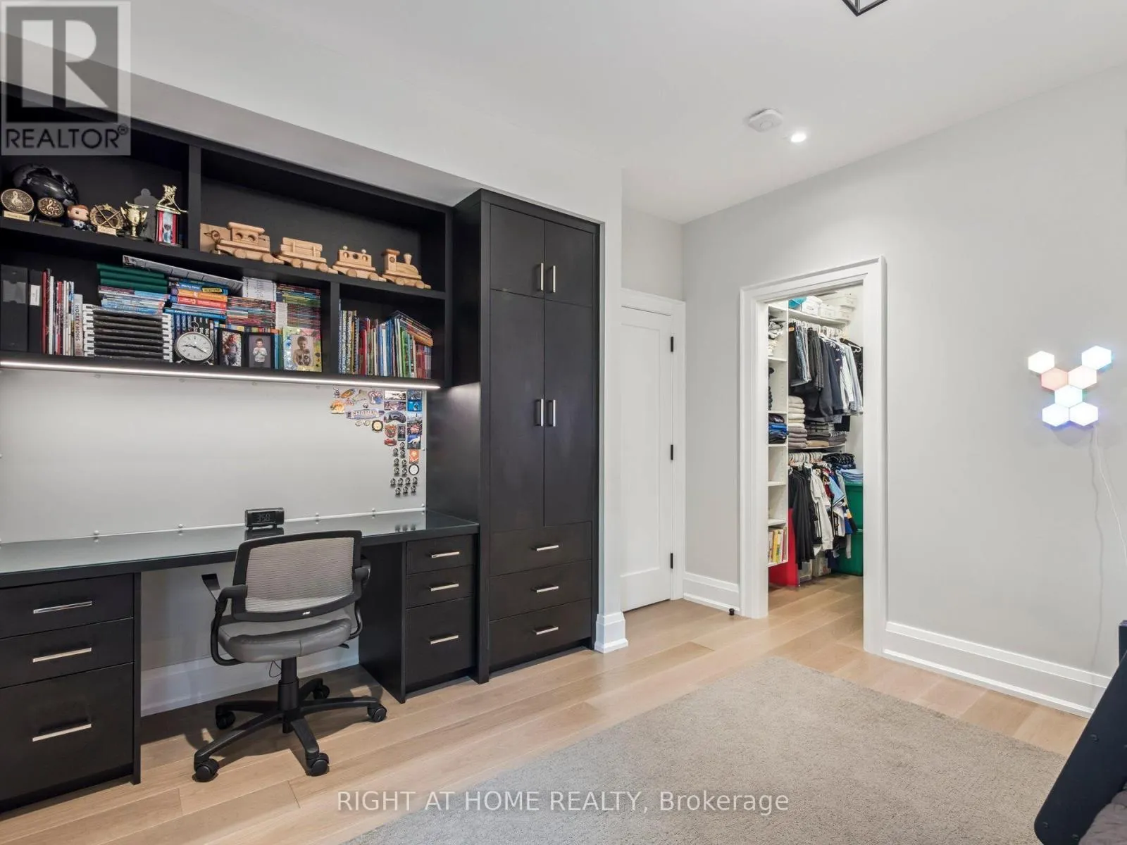 12 MILLBANK AVENUE