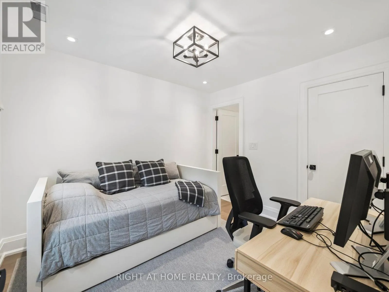 12 MILLBANK AVENUE