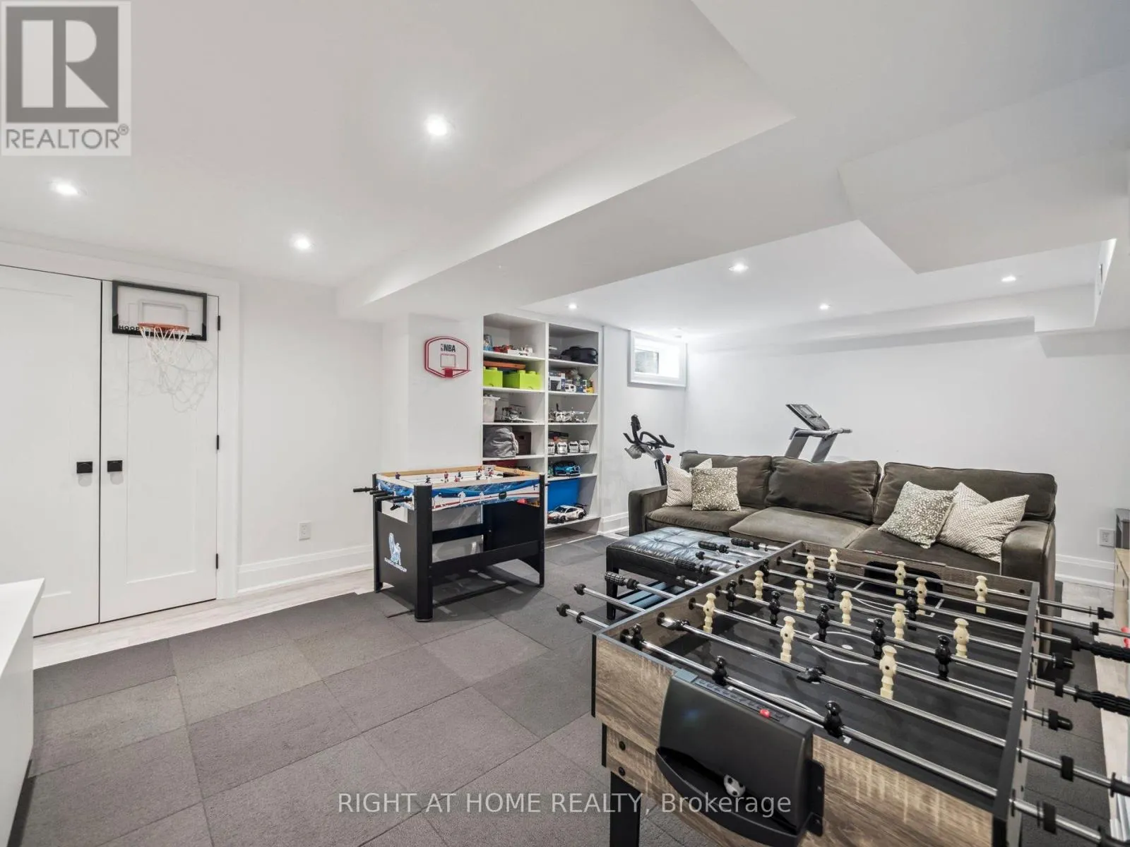 12 MILLBANK AVENUE