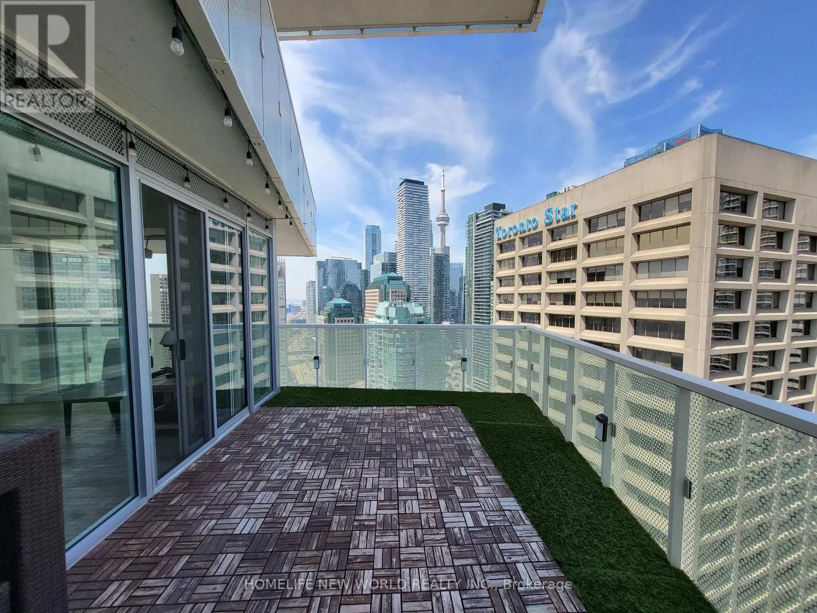 2707 - 15 QUEENS QUAY E