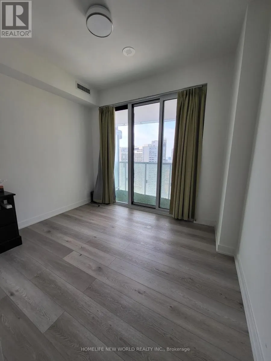2707 - 15 QUEENS QUAY E