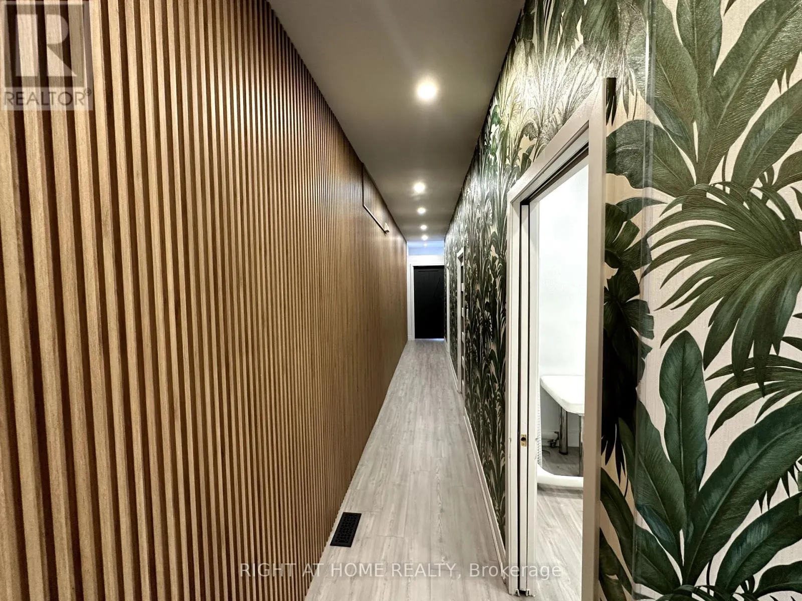 ROOM 1 - 1639 EGLINTON AVENUE W