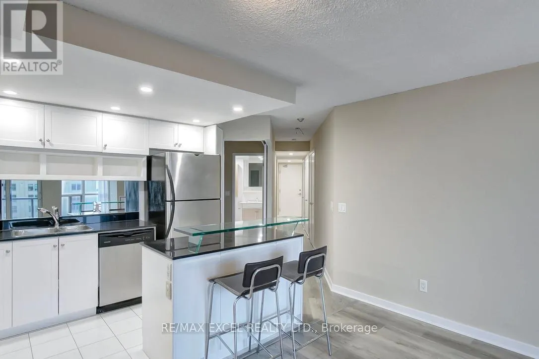 910 - 8 YORK STREET