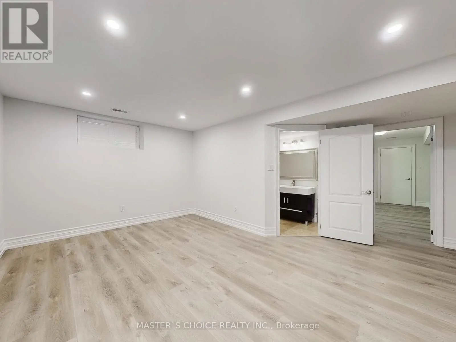 6 TERRACE AVENUE